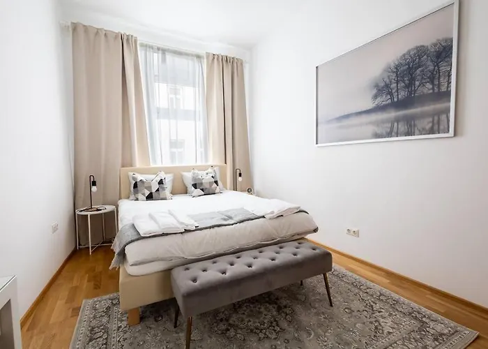 Orestaliving - Danube Canal Apartman