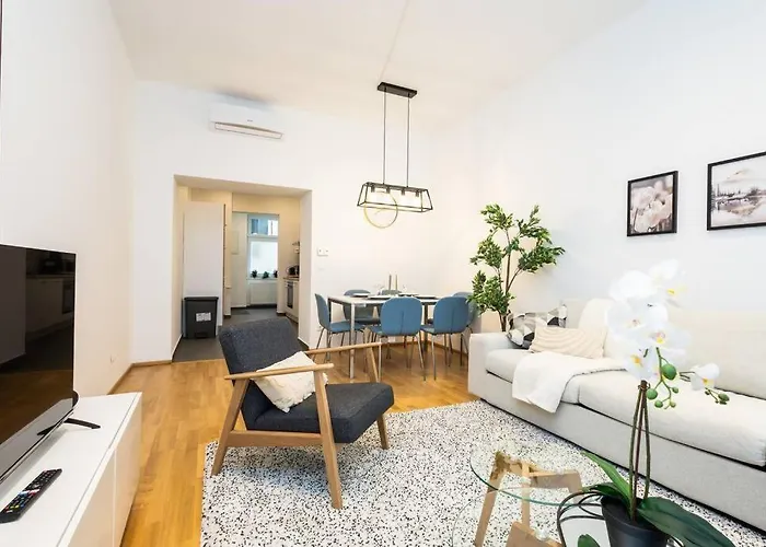 Orestaliving - Danube Canal Apartman
